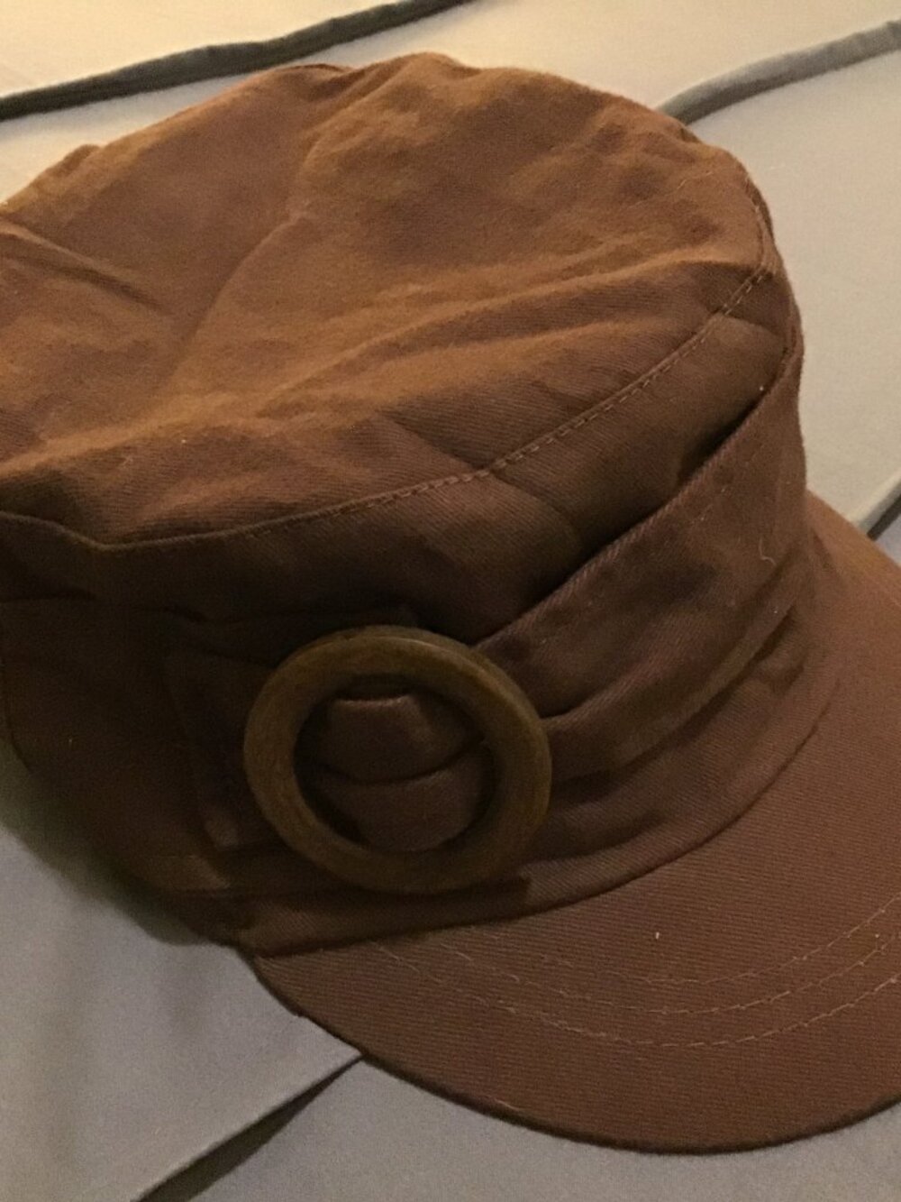🧢 Brown Fashion Hat – One Size Fits Most - Picture 2 of 5